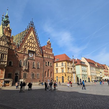 3-Bedroom Apt In Town Square Wroclaw Bagian luar foto