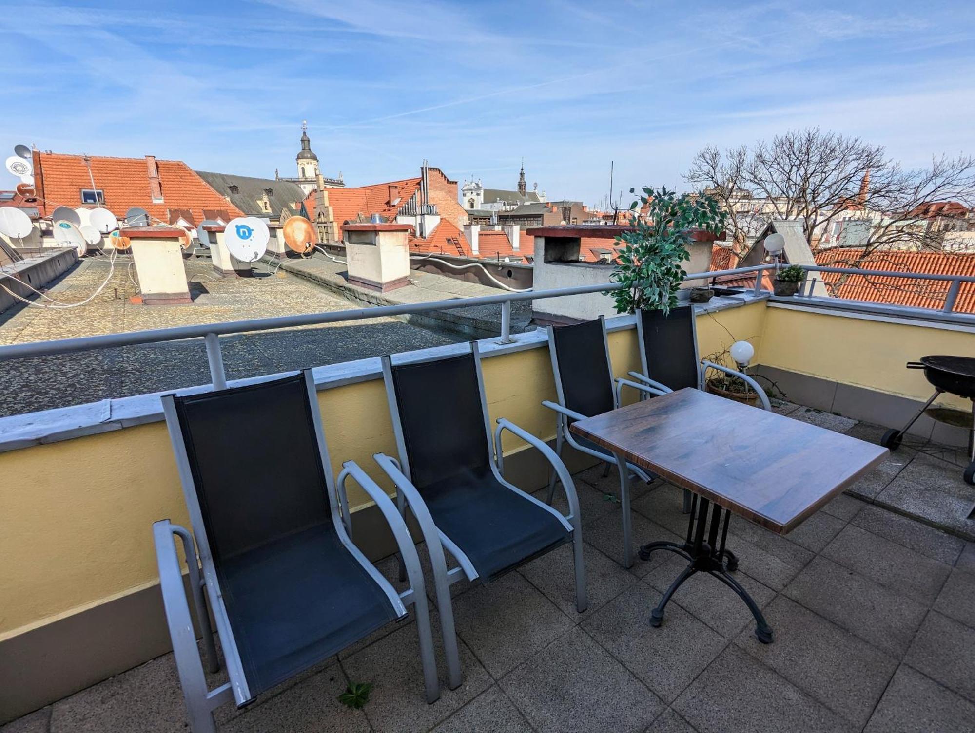 3-Bedroom Apt In Town Square Wroclaw Bagian luar foto